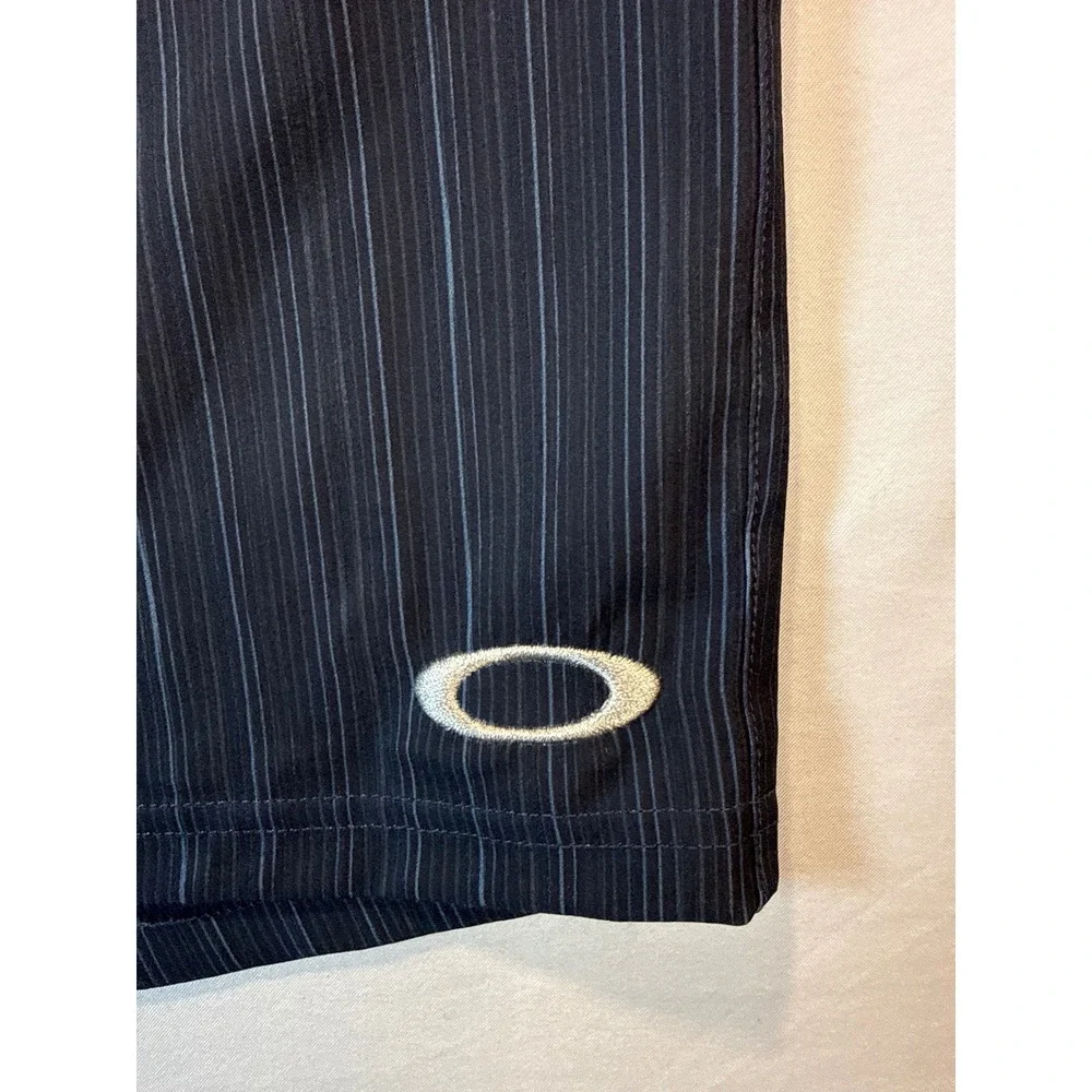 Oakley Mens Pinstripe Golf Shorts Navy Blue 38W Hybrid Casual Performance 38